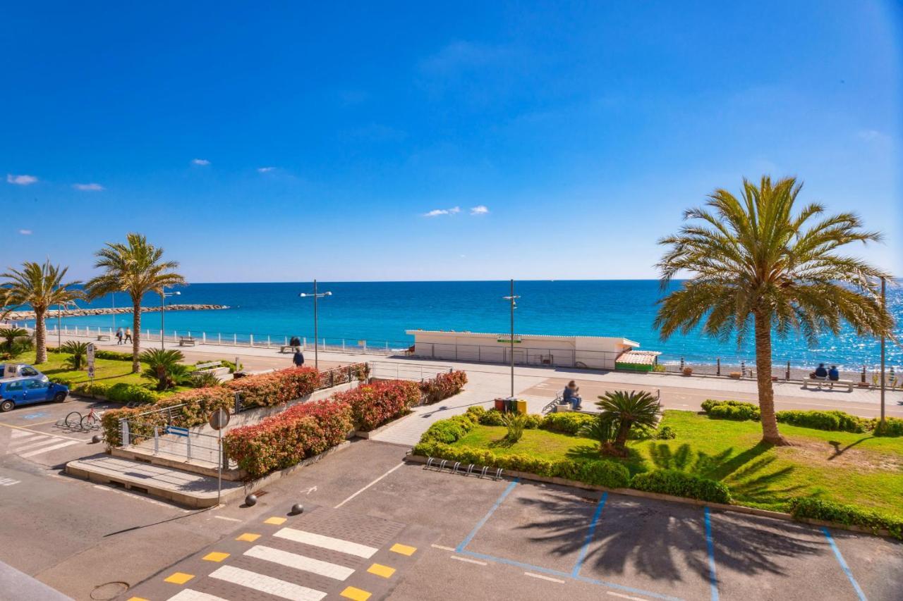 Appartamento Fronte Mare A Ospedaletti By Wonderful Italy Exterior foto